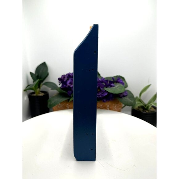 Mini Heart Cutout Wooden Wall Shelf With Pegs - Picture 7 of 8